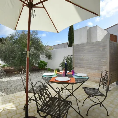 Maison De Village A Ars-en-re, 9 Pers, A 300m Du Port, Jardin, Wi-fi, Ideal Pour Familles - Fr-1-258-83 펜션