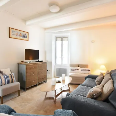Maison De Village A Ars-en-re, 9 Pers, A 300m Du Port, Jardin, Wi-fi, Ideal Pour Familles - Fr-1-258-83 펜션 *