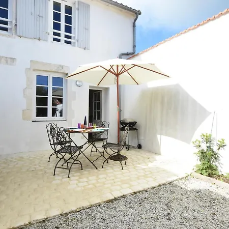 Maison De Village A Ars-en-re, 9 Pers, A 300m Du Port, Jardin, Wi-fi, Ideal Pour Familles - Fr-1-258-83 펜션 아르장르