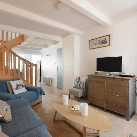 Maison De Village A Ars-en-re, 9 Pers, A 300m Du Port, Jardin, Wi-fi, Ideal Pour Familles - Fr-1-258-83 펜션 *