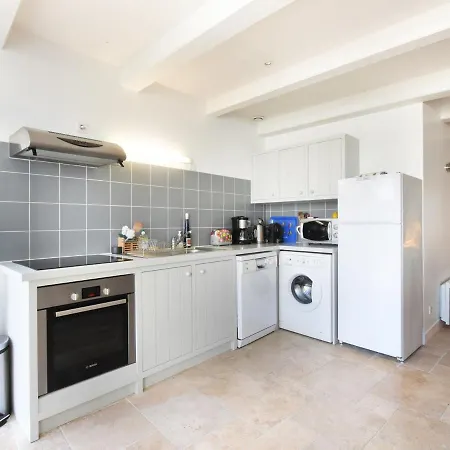 Maison De Village A Ars-en-re, 9 Pers, A 300m Du Port, Jardin, Wi-fi, Ideal Pour Familles - Fr-1-258-83
