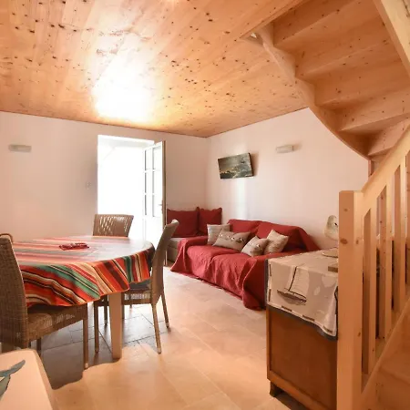 펜션 Maison De Village A Ars-en-re, 9 Pers, A 300m Du Port, Jardin, Wi-fi, Ideal Pour Familles - Fr-1-258-83