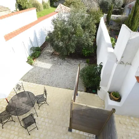 펜션 Maison De Village A Ars-en-re, 9 Pers, A 300m Du Port, Jardin, Wi-fi, Ideal Pour Familles - Fr-1-258-83 아르장르