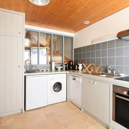 Maison De Village A Ars-en-re, 9 Pers, A 300m Du Port, Jardin, Wi-fi, Ideal Pour Familles - Fr-1-258-83 펜션