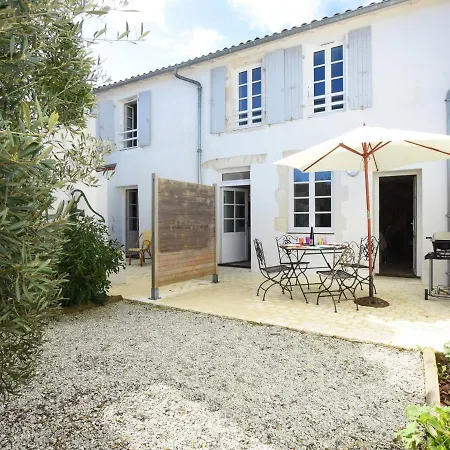 펜션 Maison De Village A Ars-en-re, 9 Pers, A 300m Du Port, Jardin, Wi-fi, Ideal Pour Familles - Fr-1-258-83